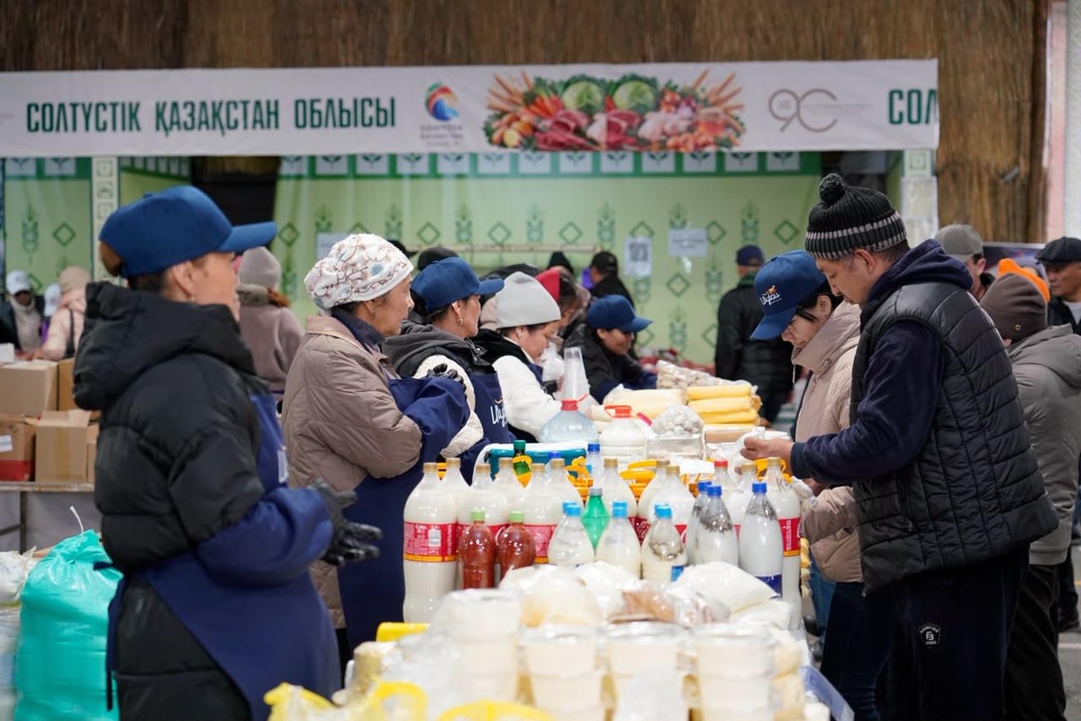 Более 1 600 тонн продуктов: в Астане проходит ярмарка трех областей