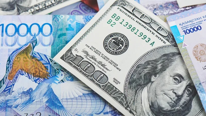 Курс доллара вырос на торгах 14 октября
