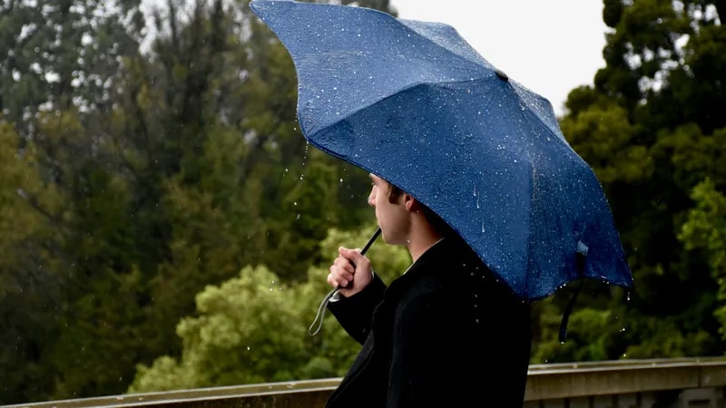 Ливни, град и экстремальная жара до +42°С: что ждет Казахстан 25 августа 2026 года